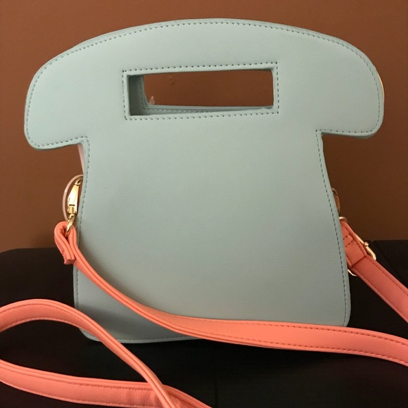 Luv Betsey Johnson Ringz Phone Crossbody Pastel - Picture 4 of 6